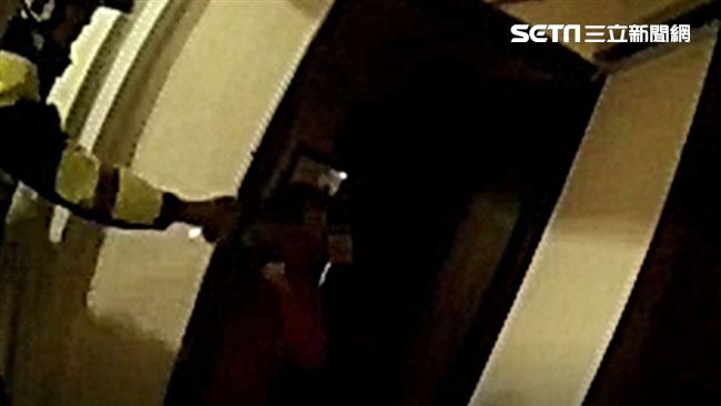 婦持刀嗆殺全家　警辣椒水化解危機