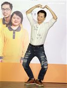 庾澄慶（哈林）擔任愛心大使，支持照顧喜憨兒，帶領憨兒齊跳猴喜翻健康操。（記者邱榮吉/攝影）