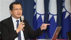 羅智強：總統府說謊  檢調應詳查國民黨16日在中央黨部舉辦「陳慶男父子確實進總統府！怎麼「喬」？蔡政府還要繼續跳針說謊嗎？」記者會，前總統府副秘書長羅智強（圖）質疑總統府說謊，要求檢調詳查。中央社記者鄭傑文攝　106年11月16日