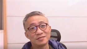 許常德在臉書直播談小嫻和何守正離婚（翻攝自許常德臉書）