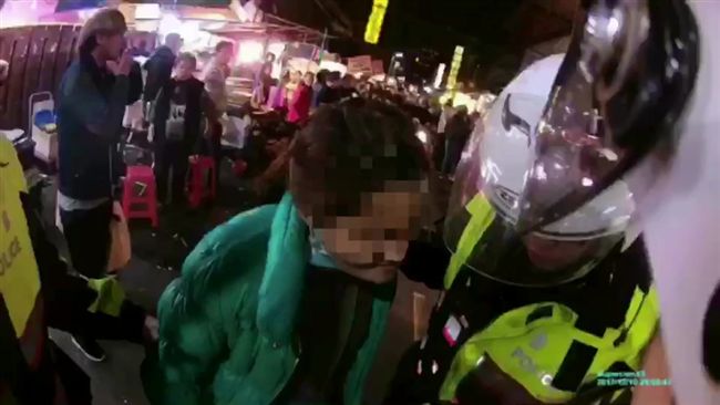 躲查緝四處為家　警銳眼逮通緝母子檔