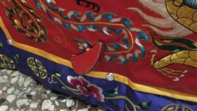 筊杯黏桌裙3天／臉書爆廢公社