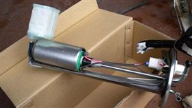 改裝汽油泵浦，油箱都要維持起碼1/3以上的油量，不然泵浦會很容易燒掉嗎? 車訊網