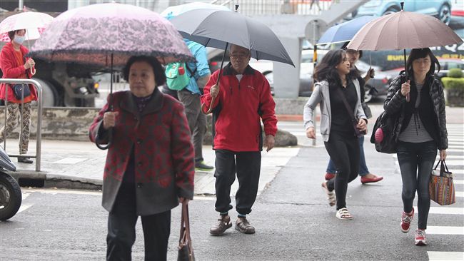 又濕又冷！今續降雨　北部低溫僅9度