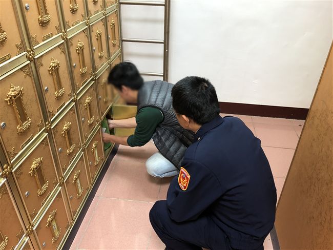 父子分離十載竟成白骨　熱心警助重逢