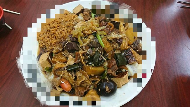 坑殺遊客？墾丁滷味一盤要價920！