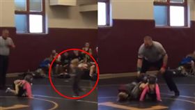 姐姐摔角比賽被壓制　弟弟亂入大喊「放開她」…秒撂倒對手 圖翻攝自youtube https://www.youtube.com/watch?time_continue=10&v=0bSE-rh7jFg