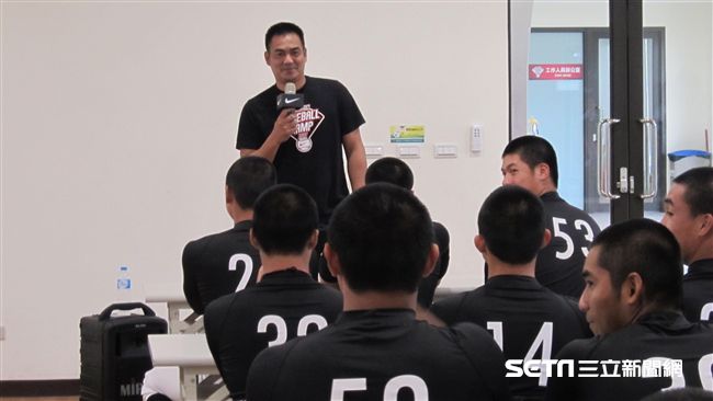 美式輕鬆？　陳金鋒：打到自己像白痴