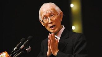 余光中病逝　網友砲：藍營御用詩人