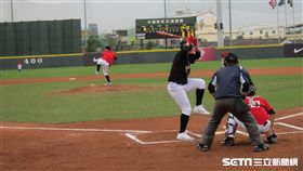 ▲野茂英雄對決陽岱鋼。（圖／記者蕭保祥攝）