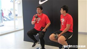 ▲野茂英雄接受媒體採訪。（圖／記者蕭保祥攝）