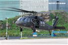 國防部博愛營區實施直升機落地訓練，由陸航黑鷹直升機反特攻、特戰小組實施空中突擊作戰操演，空軍海鷗救護直升機實施傷患吊掛急救操演。（記者邱榮吉/攝影）