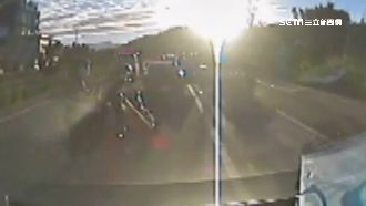 陽光太刺眼　2機車撞貨車1死1重傷