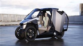 Peugeot發表一輛結合汽車與機車的Peugeot PHEV scooter。（圖／翻攝Groupe PSA官網）（圖／翻攝Groupe PSA官網）
