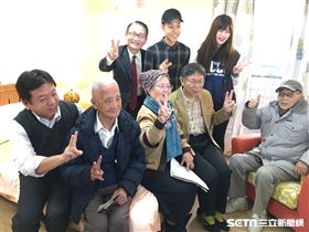 柯文哲赴陽明老人公寓 青銀共居 盧冠妃攝