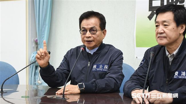 稅改免初審　藍怒秀肌肉只為踐踏民主