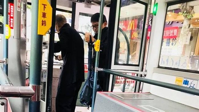 一股暖流⋯⋯這個司機做這件事讓人哭