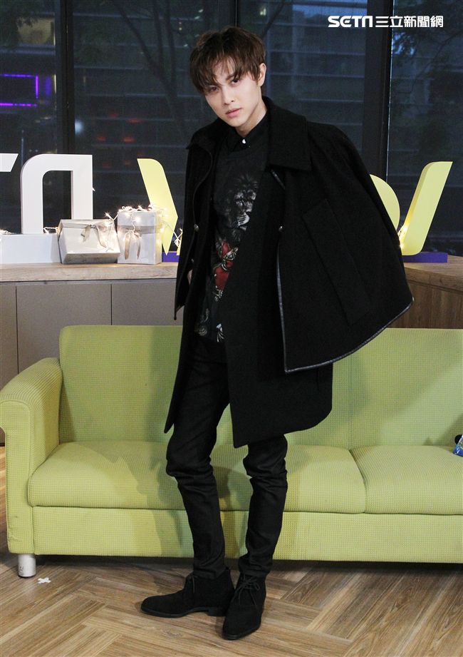 王子邱勝翊上「安安大明星」直播宣傳專輯。（記者邱榮吉/攝影）