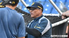 打擊教練克魯茲。（圖／記者王怡翔攝）