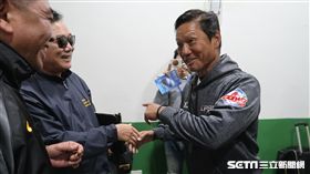 韓職聯隊總教練柳承安向林振賢致歉。（圖／記者王怡翔攝）