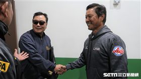 韓職聯隊總教練柳承安向林振賢致歉。（圖／記者王怡翔攝）