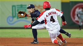 日本社會人佐藤旭盜壘失敗。（圖／中職提供）