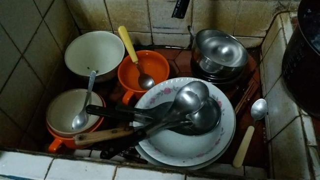 下班後驚見滿滿髒碗　人妻怒貼文公審