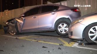 鳳山連環追撞　5台車遭波及駕駛逃逸