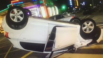 豐田小車大對決　Yaris不支倒地