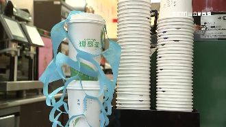 限塑令將上路　超商咖啡提袋變提網