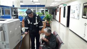 新北市,泰山,老嫗,迷途,新店,暖警,失智,國道,新莊警分局,交通分隊