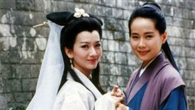 趙雅芝,新白娘子傳奇,比心,手指愛心,白素貞（圖／翻攝自微博）