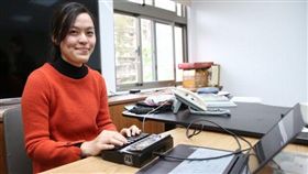 聽打,速錄師,薛雅婷,黑箱課綱,唐鳳,政務委員,會議,記錄,逐字稿,打字 圖／中央社