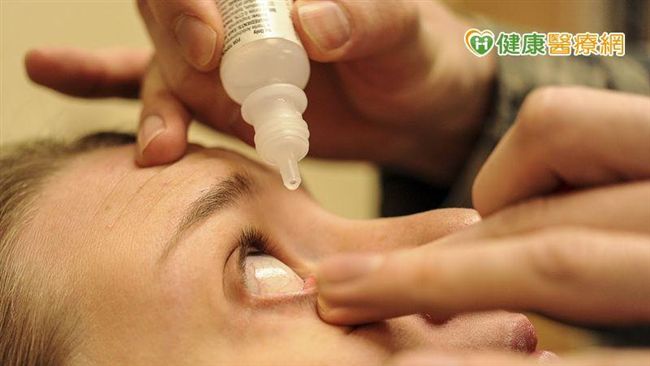 白內障術後眼睛不適？需這種人工淚液