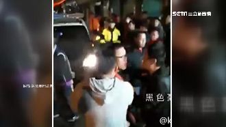 鞭炮嚇人引爆大亂鬥　神明前互推叫囂