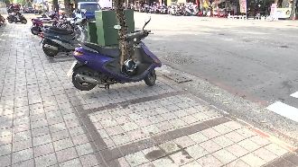 誤停註銷車格被拖　男持穢物潑交通局