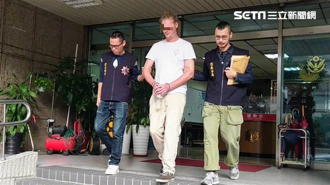 洋腸襲胸不道歉　聽到限制出境秒軟掉