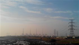 中部空污嚴重　中火與中鋼提改善計畫（1）中部地區空污嚴重，排氣大戶的台中火力發電廠常被各界要求檢討改善措施。台電表示，目前已執行空污改善計畫，會全力壓縮時程加快進度。中央社記者蘇木春攝　106年11月26日