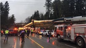 火車,脫軌,意外,華盛頓,高速公路　圖／翻攝自推特