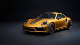 客製化部門除了針對個人的客製業務，還推出部門旗下的限定車911 Turbo S Exclusive Series。（圖／翻攝Porsche官網）