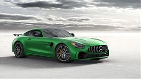 Mercedes-AMG GT R使用4.0升V8雙渦輪增壓引擎。（圖／翻攝Mercedes-Benz官網）