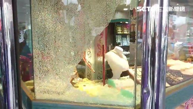 台東銀樓遭破窗　歹徒搶純金觀音逃逸