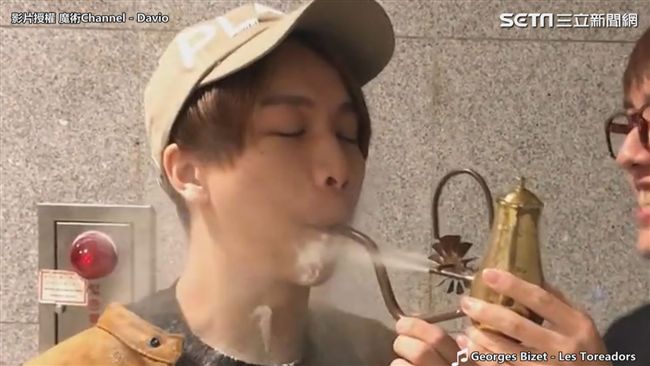 超爆笑整人神燈　瞬間讓你「美白」