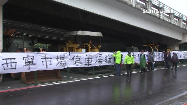 停車場變「蚊子場」　攤商能看不能停