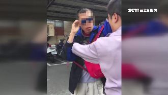 男上公車「猛刷卡」　司機奔警局報案