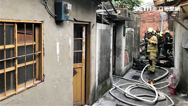 先縱火再毆女房東　八旬醉翁逃逸無蹤