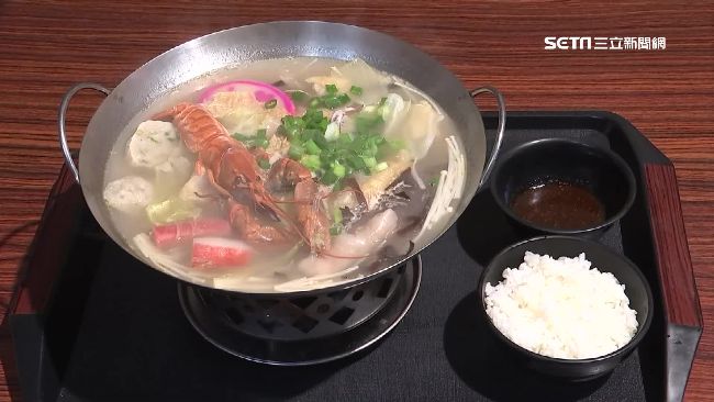 CP值超高！小龍蝦鍋燒麵竟百元有找