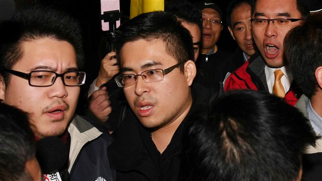 王炳忠複訊後遭請回　稱自保才開直播
