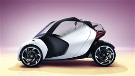 Toyota i-TRAIL Concept概念車且擁有小巧的車身，可作為城市中簡易且靈活的移動工具。（圖／翻攝Toyota官網）
