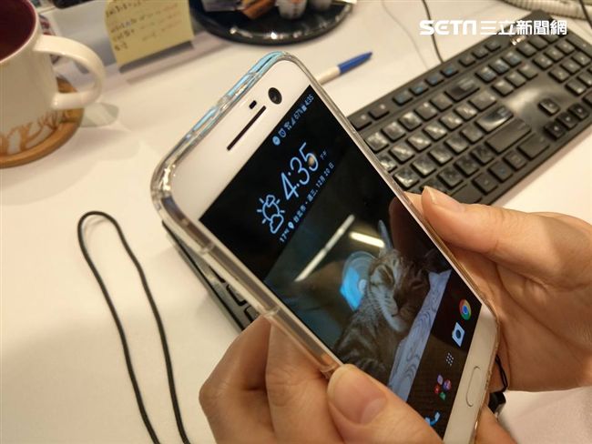 日前不少民眾發現，原先的4G 499不限速吃到飽無法續約，要續約得選「限速21Mbps」的4G 499吃到飽。（示意圖／資料照）